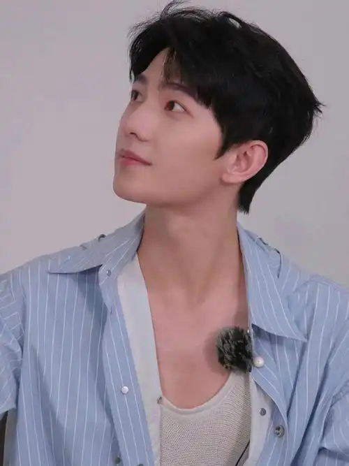 杨洋男高还是男大