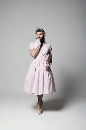 mu的相册-穿裙子的男生