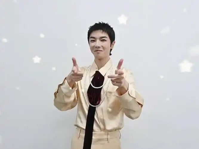 华晨宇宝宝的手势舞05