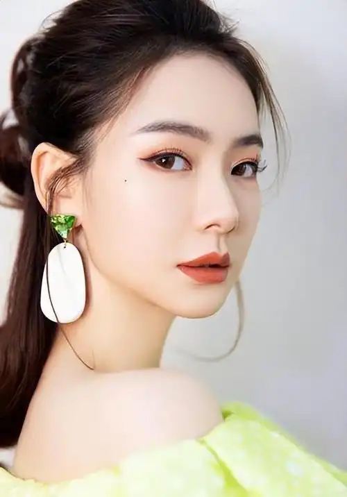 有一次,戚薇和她的女儿lucky参加了一档综艺节目.