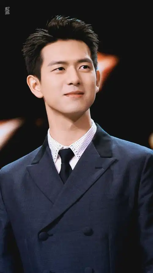 微博之夜#全世界的光都融化在你眼里78@李现ing禁二改去水印|壁纸