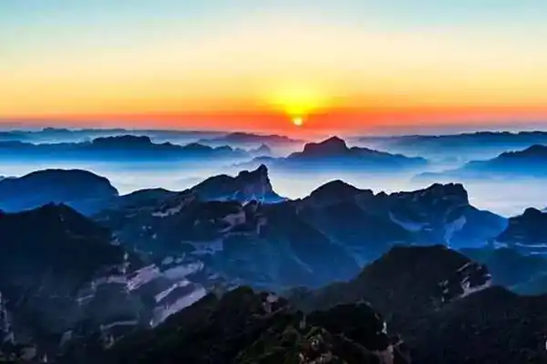 太原出发3小时,这座"太行最美山峰"迷倒了所有人!