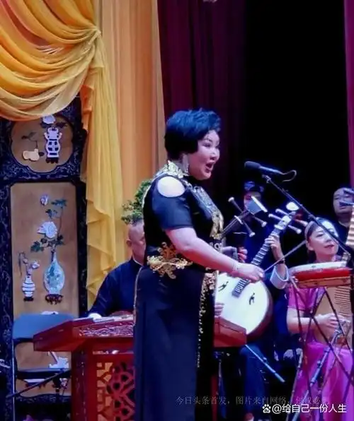 而是他的妻子,京韵大鼓艺术家王惠的惊艳登场