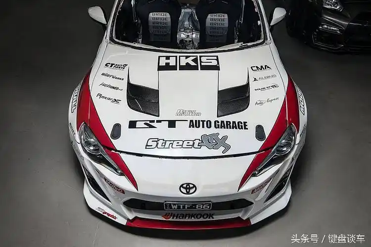 身为经典车款ae86的正宗传人,由丰田《toyota》与s