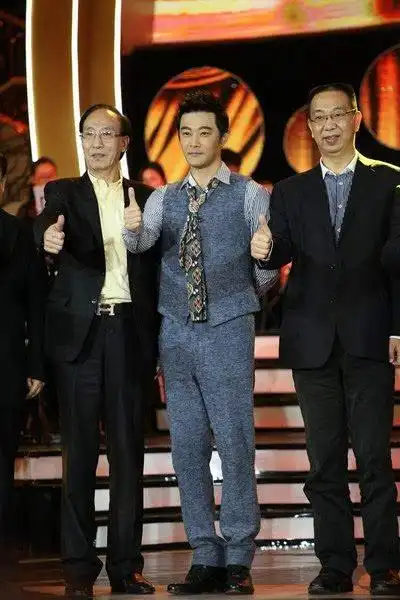 黄维德亮相南方盛典 今年不饰反派演"包青天"