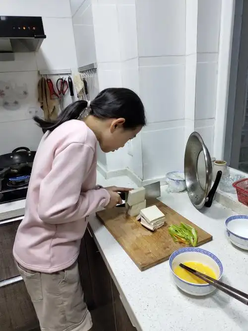 记朱琳汐假期劳动——我做菜,我快乐!