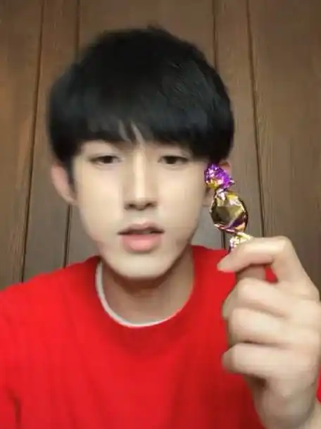 郭俊辰直播现场安利东北特色糖果96不老林!