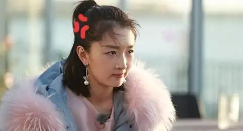 《我们相爱吧2》周冬雨探班余文乐 三度追问项链无果