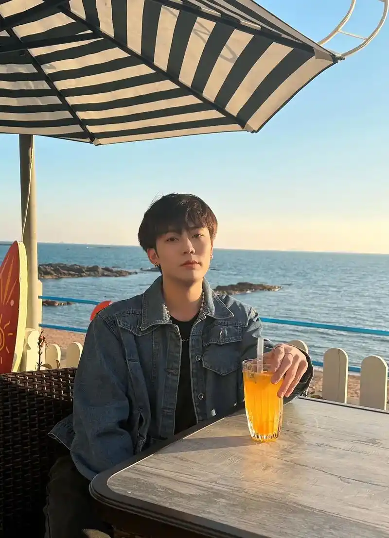 都是風景,幸会9815.#青岛 #185大帅哥 #少年感 #日 - 抖音