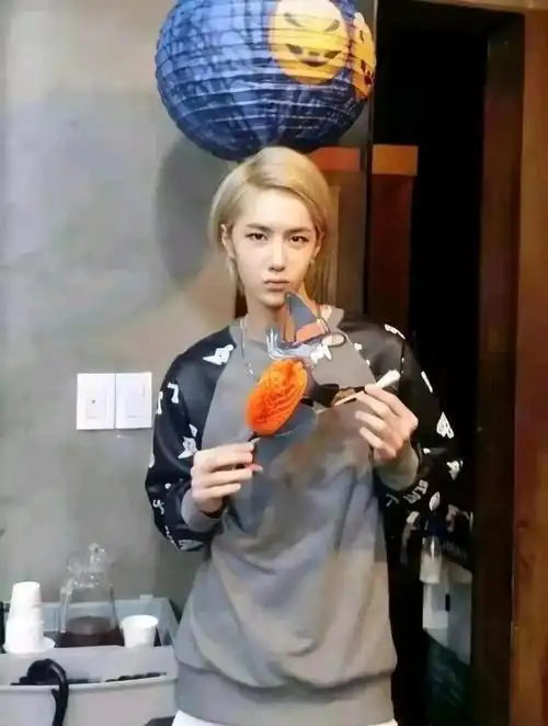 王一博以前居然长这样!内有大量王一博早期照片!