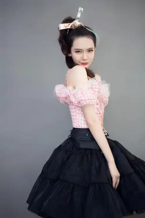 戚薇金鱼妆性感撩人写真512