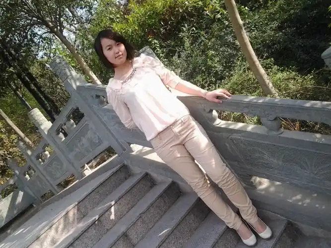 大女人中的小女人