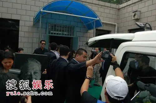 戏剧drama 著名演员文兴宇因癌症逝世 现场快讯