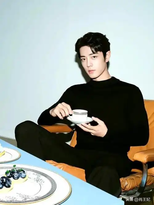 你懂什么是穿衣显瘦脱衣有肉而且肖战完全不同的风格都好帅又矜贵