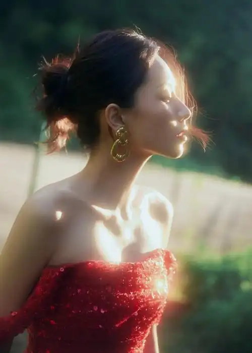 刘惜君红裙致敬献唱月光爱人##刘惜君庐山献唱月光爱人