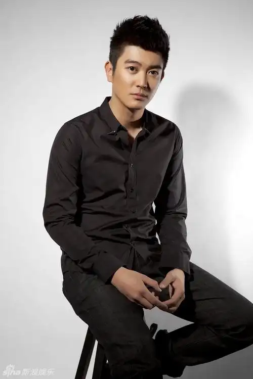 组图:《青瓷》杜江全新写真显成熟稳重_高清图集_新浪网