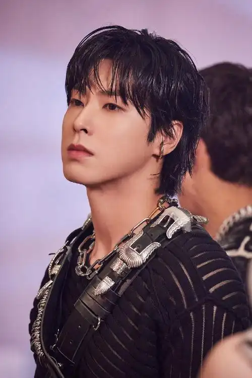 东方神起郑允浩出道20周年快乐