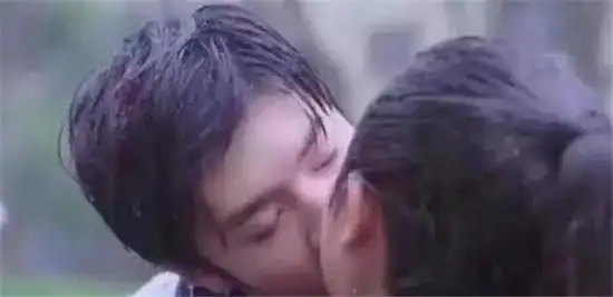 王俊凯女朋友是张子枫吗王俊凯吻戏是亲身上阵还是用替身