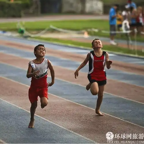 新西兰女人地位高 女人上班男人带孩子(组图)