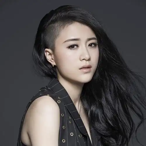 落叶花瓣带着你(you with nature in) - 李嘉格 - 单曲 - 网易云音乐