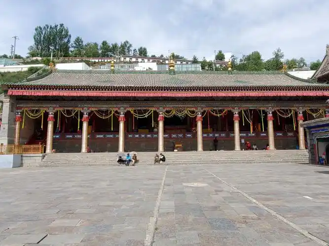 文殊菩萨殿(又称九间殿)