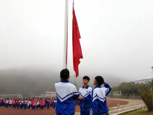 《热爱学习》--江西省西山学校小学部举行第十六周升旗仪式