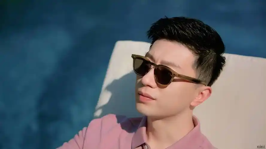 35岁马龙白衬衣 大背头,儒雅帅气贵公子,身材挺拔板正气质绝了_国乒