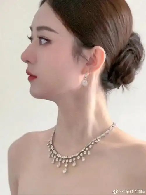 一张国泰民安脸 谈到鼻模板就绕不开的人赵丽颖丨#鼻子对颜值的影响