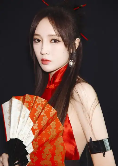 孟佳2024四川卫视新年演唱会