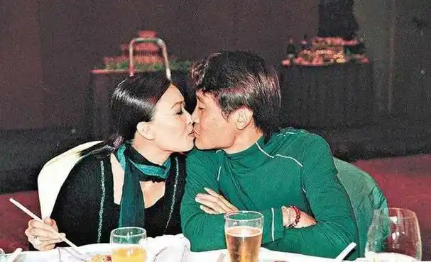 那英儿子几岁哪一年出生(那英高峰儿子个人资料)