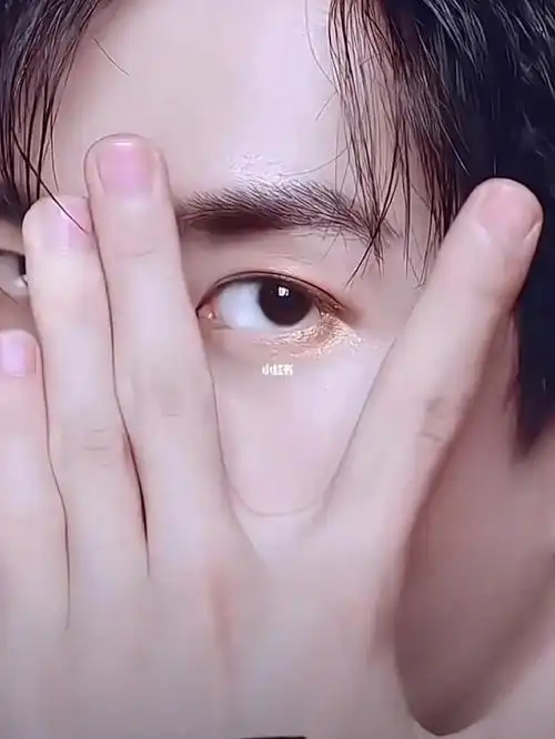 我实在受不了了,王一博化妆师可不可以给他武装到指甲上,配个修甲师