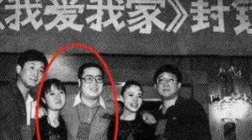 1997年英达如愿摆脱宋丹丹和梁欢结婚却发现自己被骗了