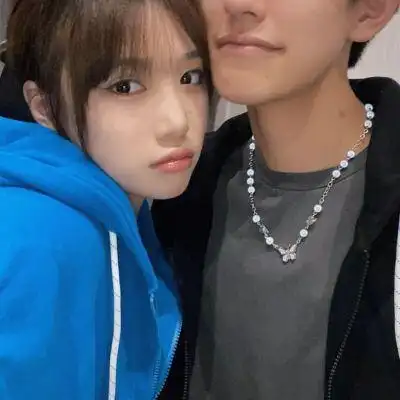 高清非主流双人情侣头像一对两张图片 浪漫情头真人微信头像图片_情侣