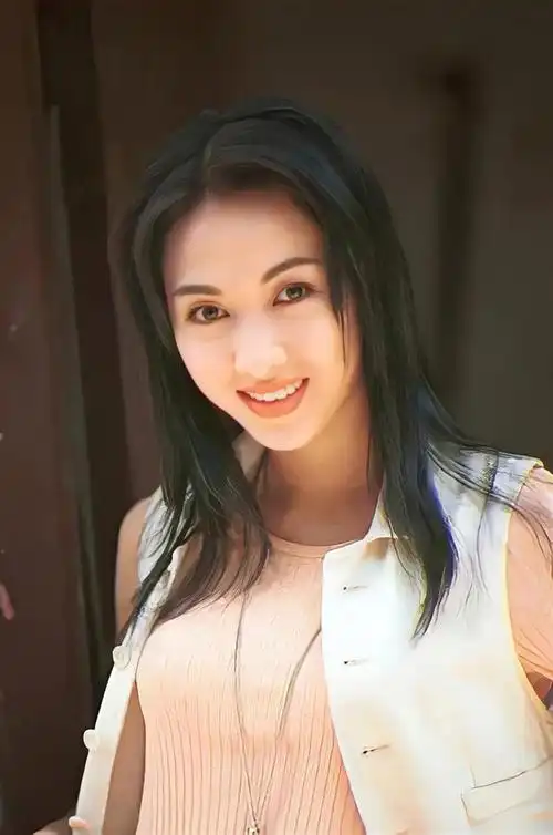 黎姿壁纸黎姿像玫瑰花又香又靓