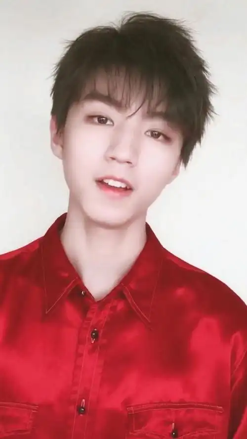 锅盖头封印了王俊凯的颜值快叫你们的男朋友别再留这个发型了