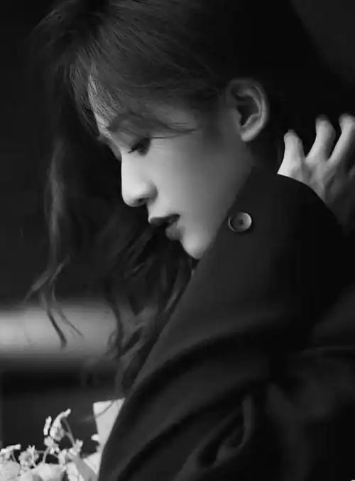 伤感文案头像女学生文案头像伤感男生