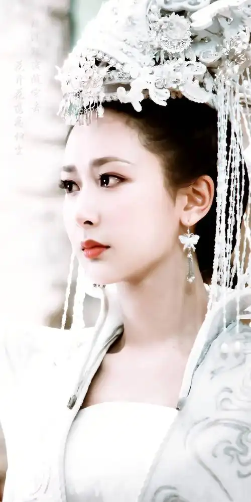 杨幂的白衣白浅,赵丽颖的白衣玉无心,谁的白衣最有仙气?