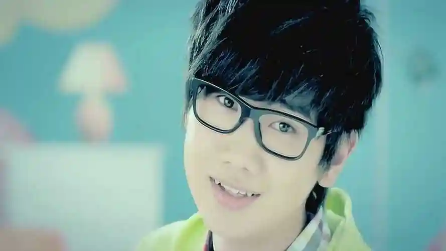 by2汪苏泷当年一首有点甜撮合了多少情侣现在听来都是甜蜜