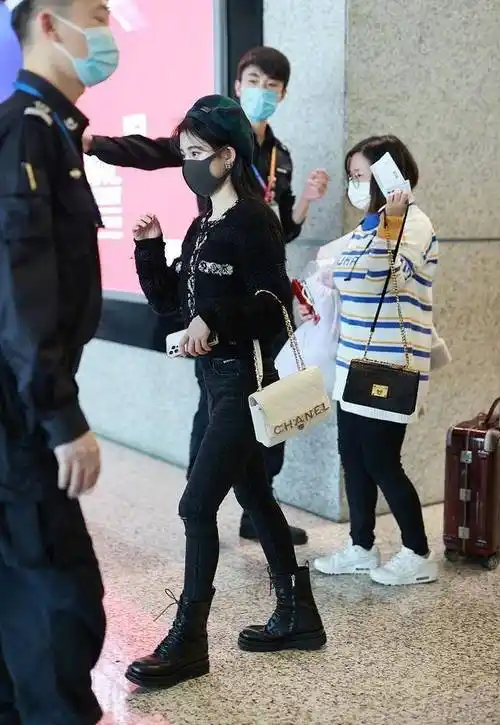 鞠婧祎真的有159?