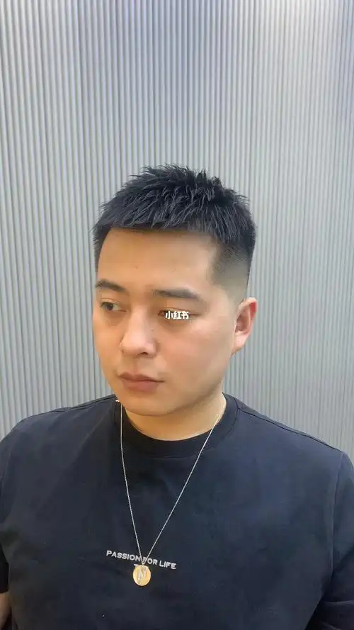 清爽帅气栗子头,@#男士发型参考  #烫发  #发型师  #气垫烫