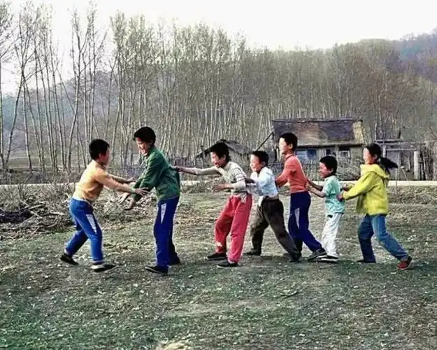 一组农村老照片,带你回到过去的那个年代_腾讯新闻