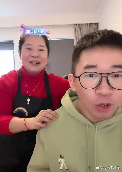 杨迪彻底塌房!被质疑p假图用妹妹挡枪,自曝和女友有婚姻之实!