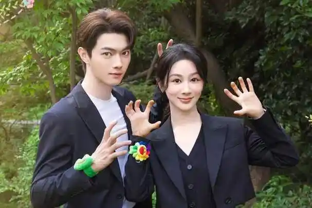 承欢记首播杨紫单独磨皮许凯台词演技被嘲收视率陷争议