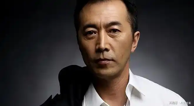 一婚娶演员林海海二婚娶美女黄育莉60岁的他的婚姻生活很幸福