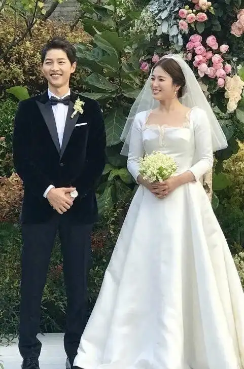 宋仲基宋慧乔大婚,宋慧乔如何保持少女感?进来就知道了