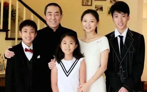 黄豆豆女儿叫黄豆芽,杨澜儿子叫吴所谓,但论取名只服张艺谋