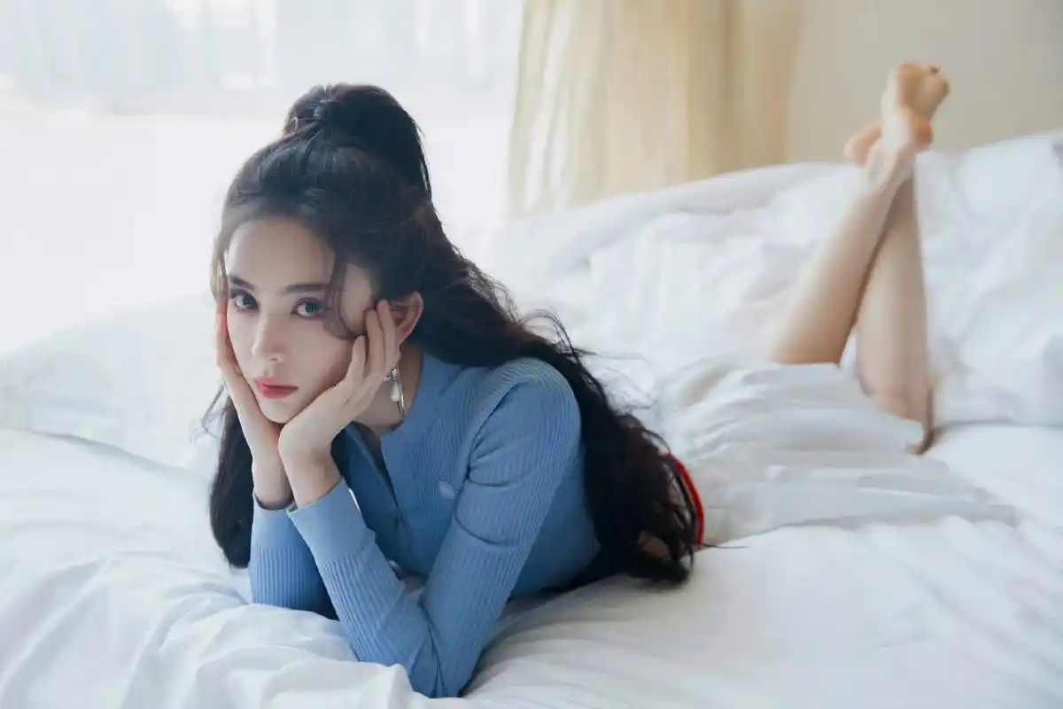 娜扎  粉嫩玉足合集