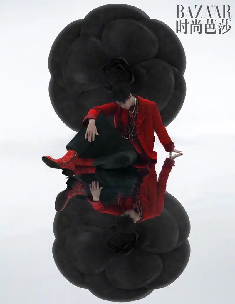 消息王一博时尚芭莎绝美封面大片释出只凭借美貌就让人完全臣服于他