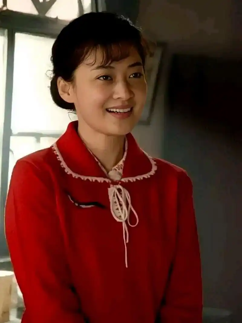 梅婷,1975年4月30日出生于江苏省南京市秦淮区,1996年考入中央戏剧