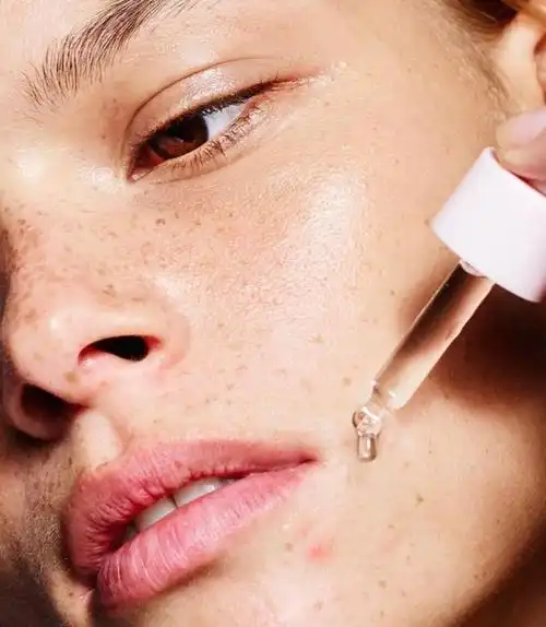 如果不正确的护理干燥肌肤,就极有可能导致敏感肌的问题.